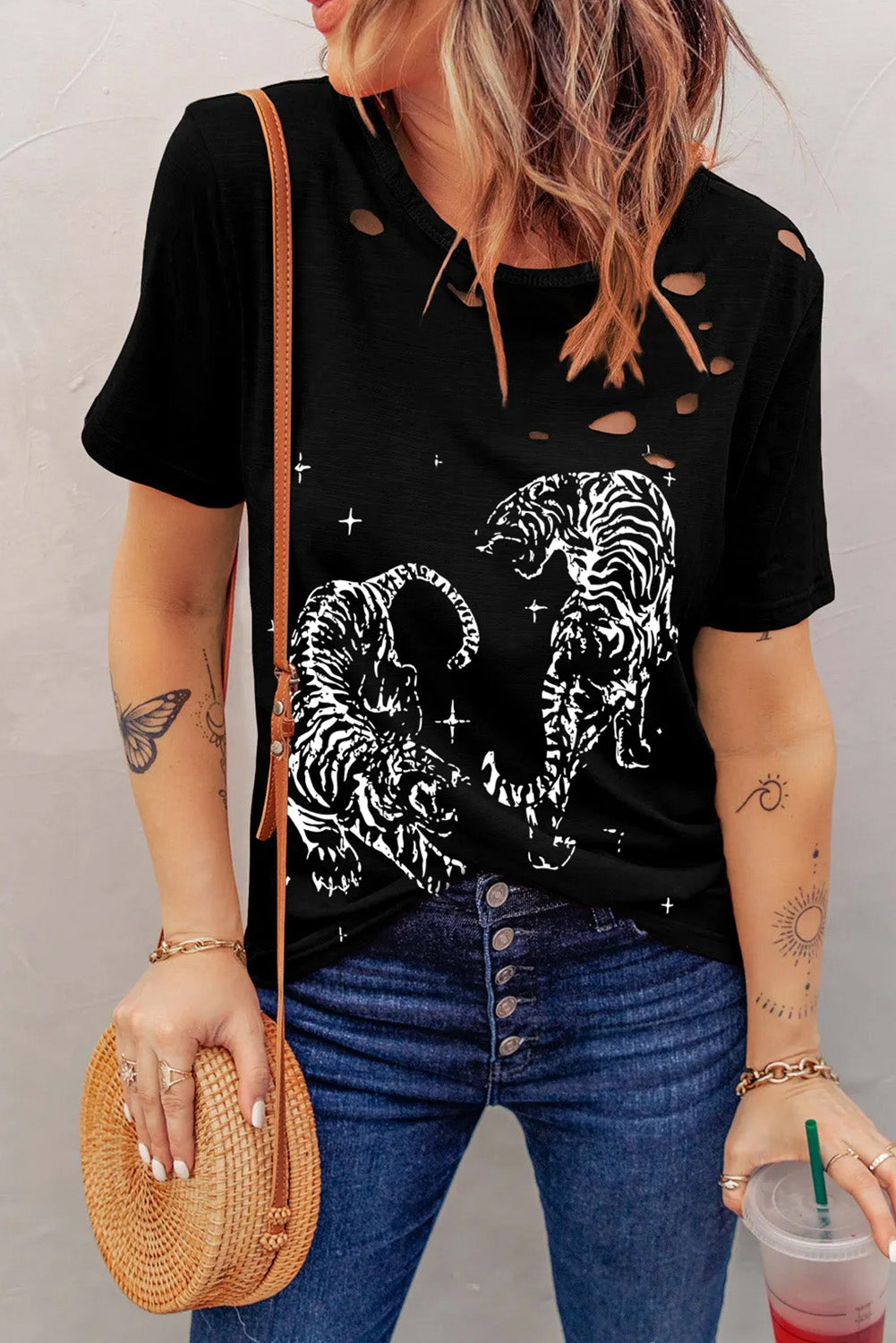 cutout graphic round neck short sleeve